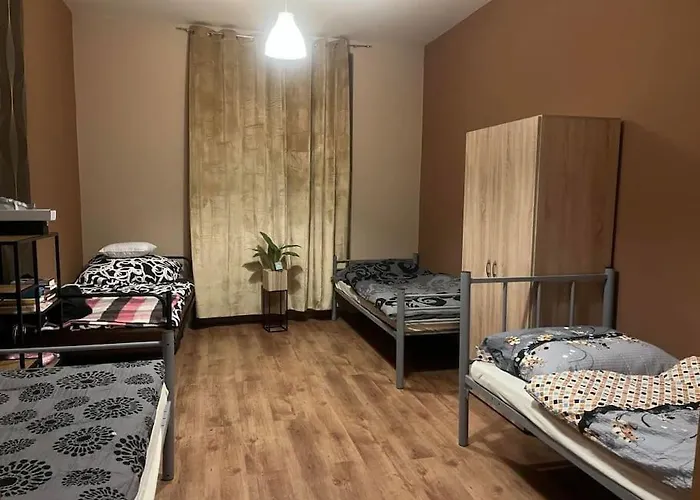 Byt 3+1 S Dvemi Kuchynmi